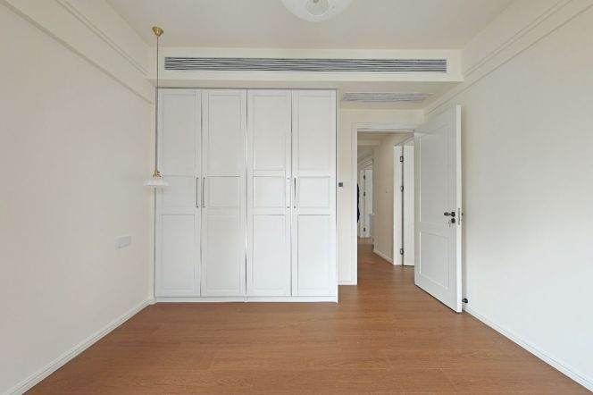 High-Floor 3BR Apartment in Xujiahui (L1/L9/L11)