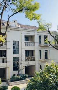 Housing image — Balcony