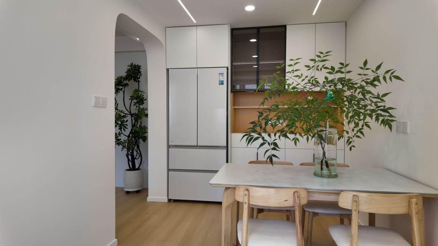 Housing image — Dining Area