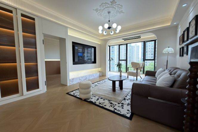 Spacious 2BR Apartment near Shanghai Children's Medical Center Metro with Floor-to-Ceiling Windows