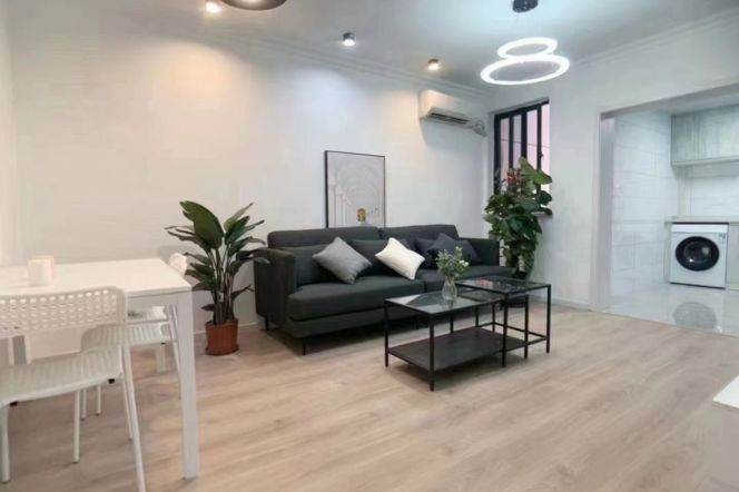 2BR Apartment near Zhongshan Park (L2/L11)