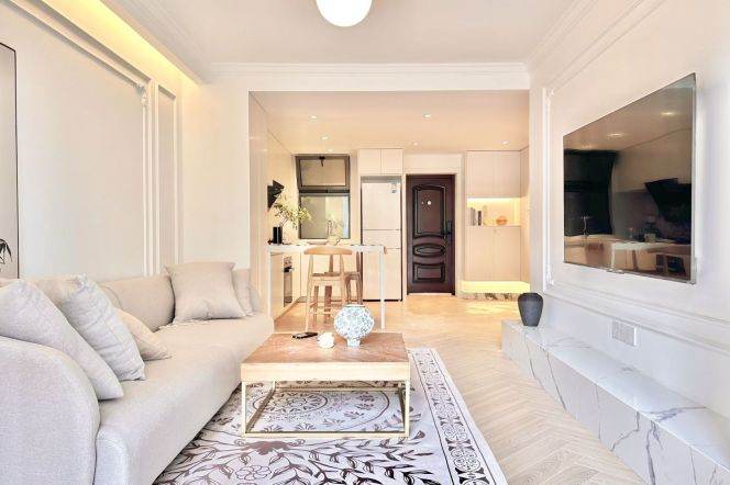 Spacious 1BR Apartment in Xujiahui (L1/L9/L11)