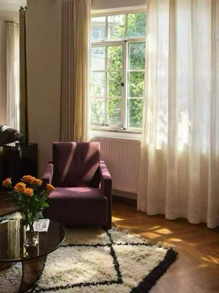 Housing image — Living Room
