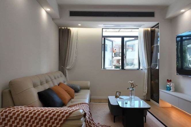 2BR Lane House in Gubei (L2/L15)