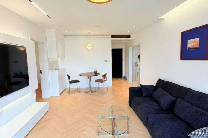 High-Floor 1BR Apartment at Da'an Garden (L13/L14)