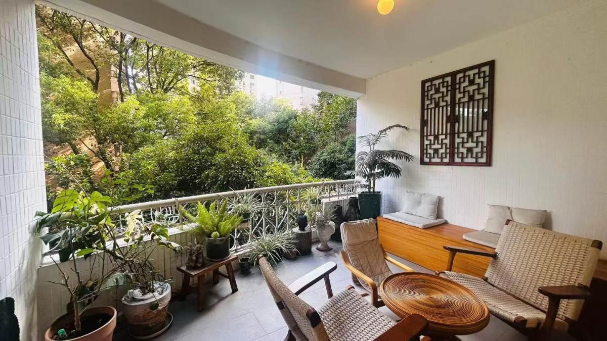 Housing image — Balcony