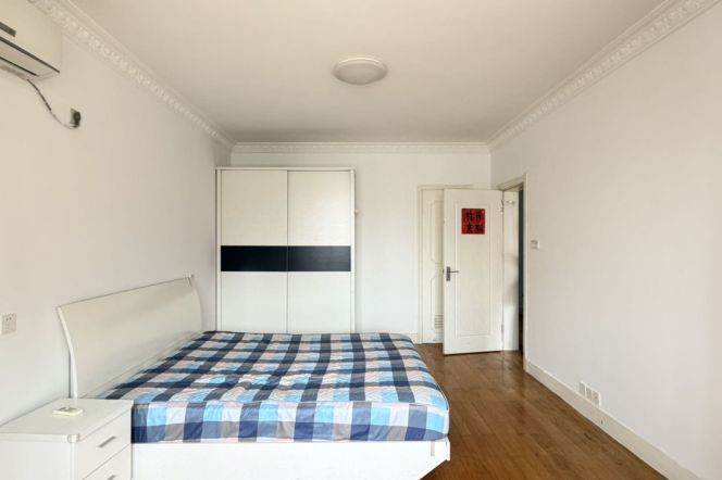 2BR Apartment in Old Xuhui (L1/L7/L9)