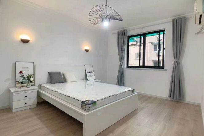 2BR Apartment near Jiangsu Rd Metro (L2/L11)