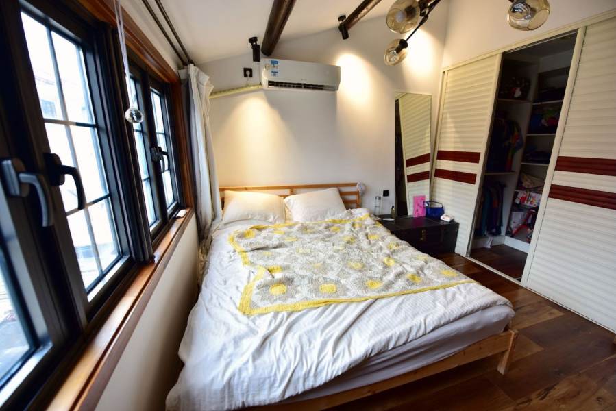 Housing image — Bedroom