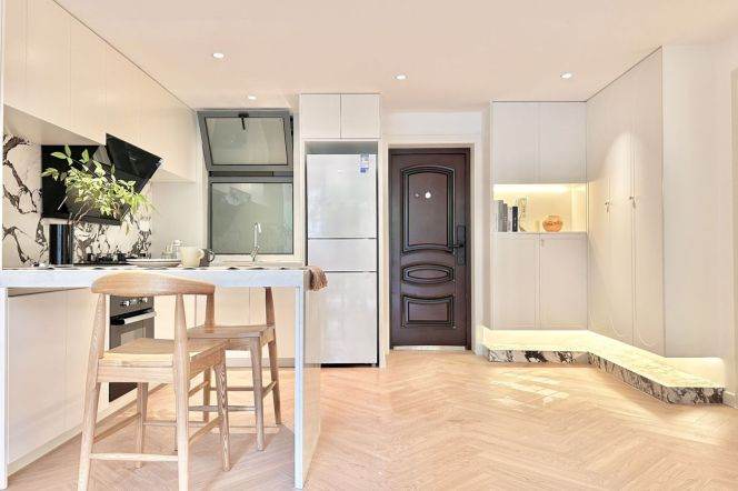 Spacious 1BR Apartment in Xujiahui (L1/L9/L11)