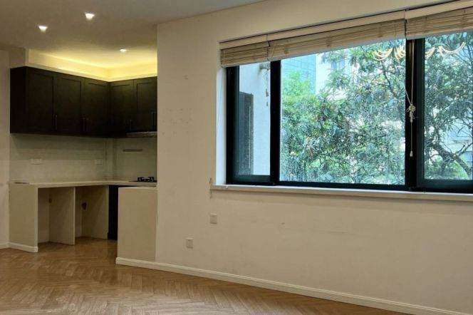 High-Ceiling 2BR Apartment in Old Xuhui with Green View (L1/L10)