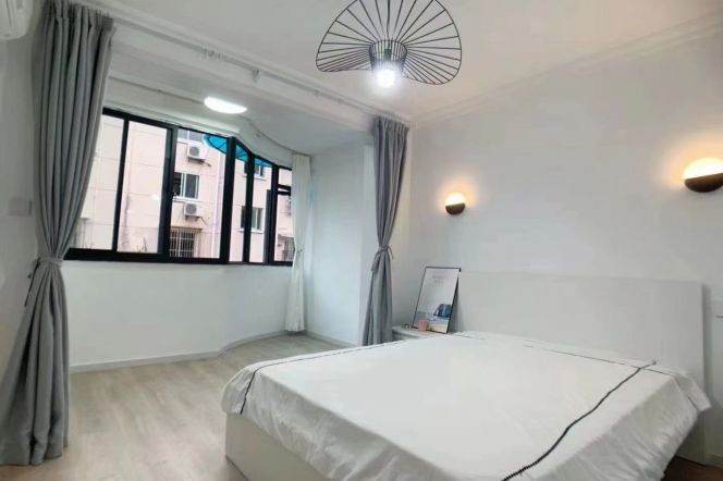 2BR Apartment near Zhongshan Park (L2/L11)