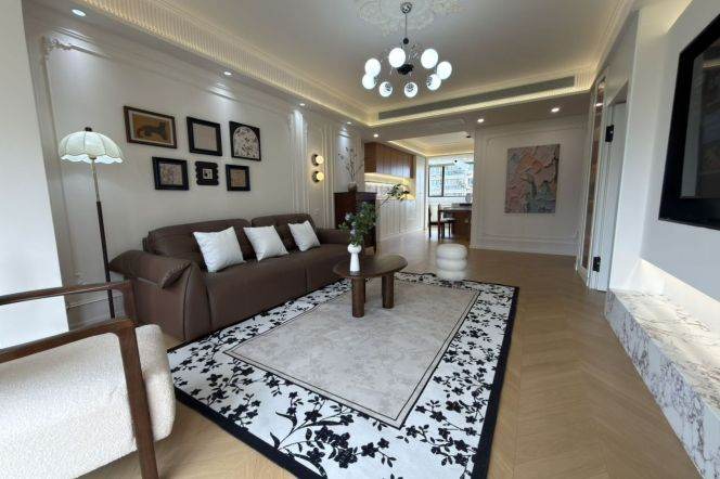 Spacious 2BR Apartment near Shanghai Children's Medical Center Metro with Floor-to-Ceiling Windows