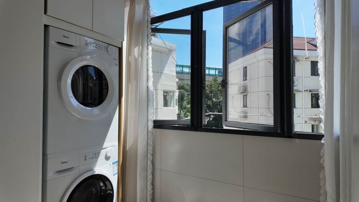 Housing image — Balcony