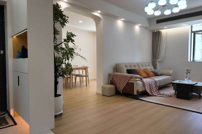 2BR Lane House in Gubei (L2/L15)