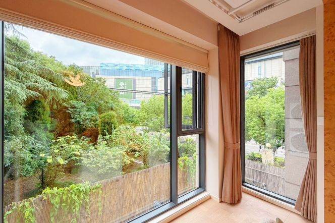 2BR Apartment near Lianhua Rd Metro (L1)