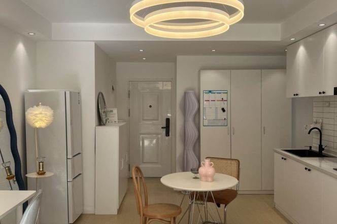 Spacious 1BR Apartment near West Bund (L3/L12)