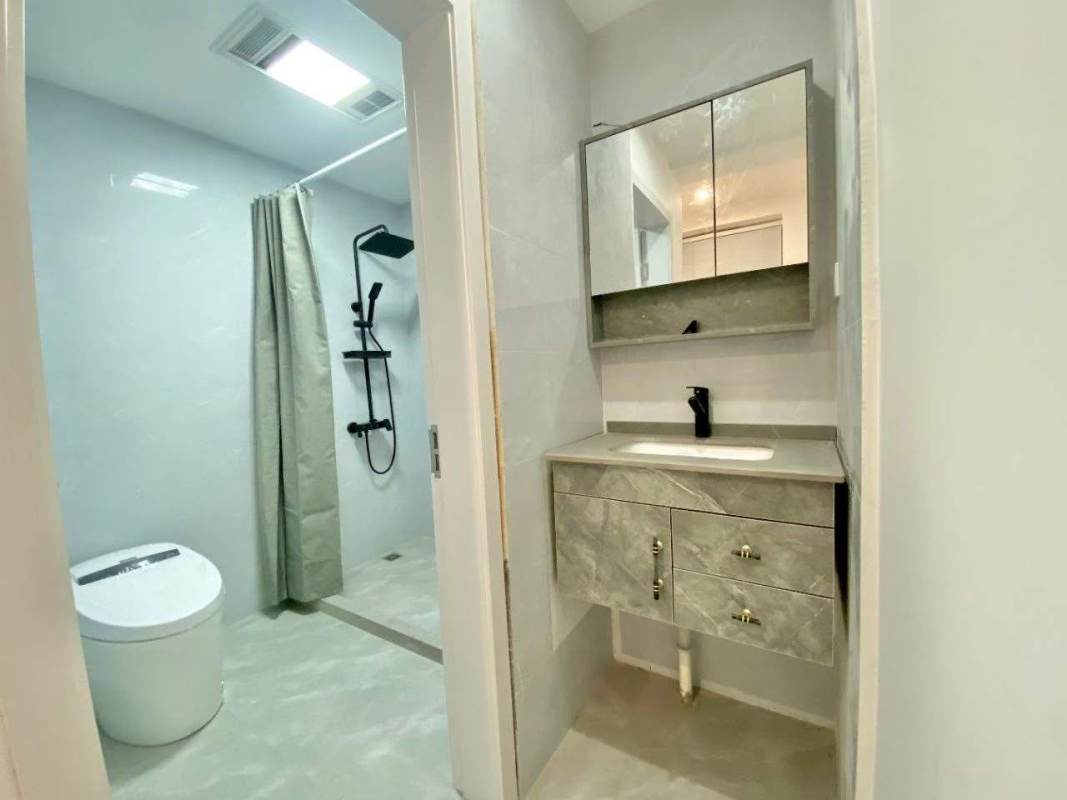 Housing image — Bathroom