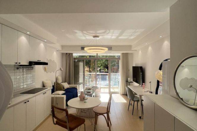 Spacious 1BR Apartment near West Bund (L3/L12)