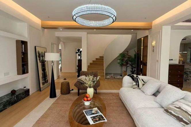 Spacious 7BR Villa near National Exhibition And Convention Center Metro with Private Garden (L2/L17)