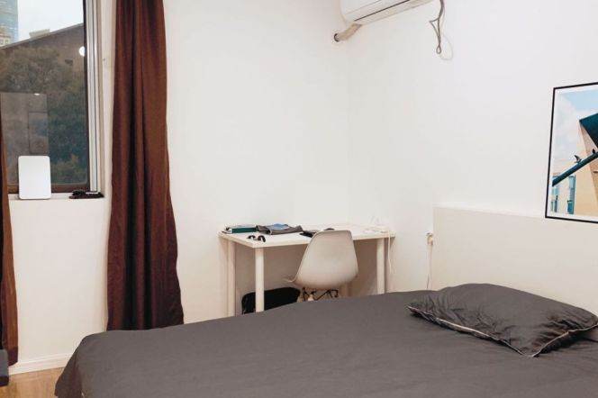 6BR Shared Apartment near Nanjing Xi Lu (L2/L12/L13)