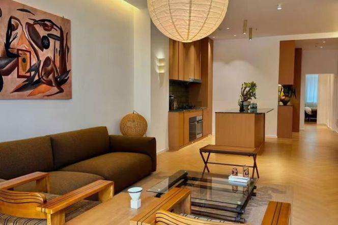 Spacious 1BR Apartment near Nanjing Xi Lu (L2/L12/L13)
