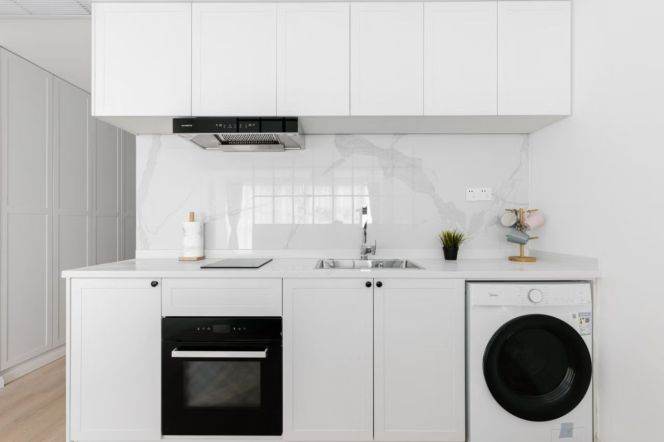 High-Floor 1BR Apartment near Shanghai Jiao Tong University with Floor-to-Ceiling Windows