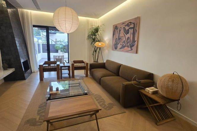 Spacious High-Ceiling 1BR Heritage Apartment near HKRI Taikoo Hui with Floor-to-Ceiling Windows (L2/L12/L13)
