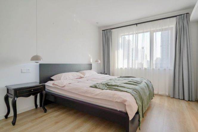 Spacious 2BR Apartment in Old Xuhui (L9/L12)