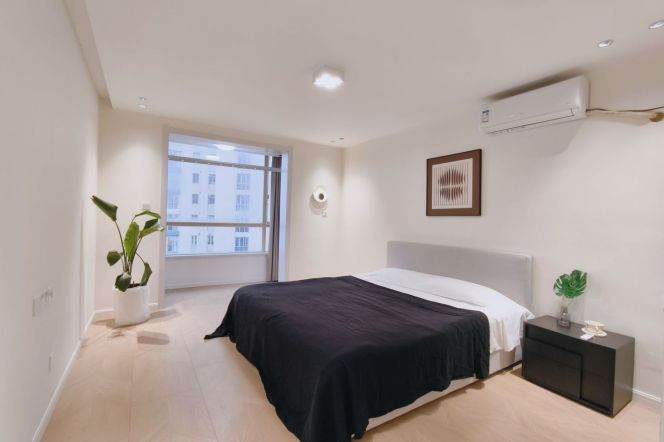 High-Floor 1BR Apartment near Shanghai Stadium Metro (L4)
