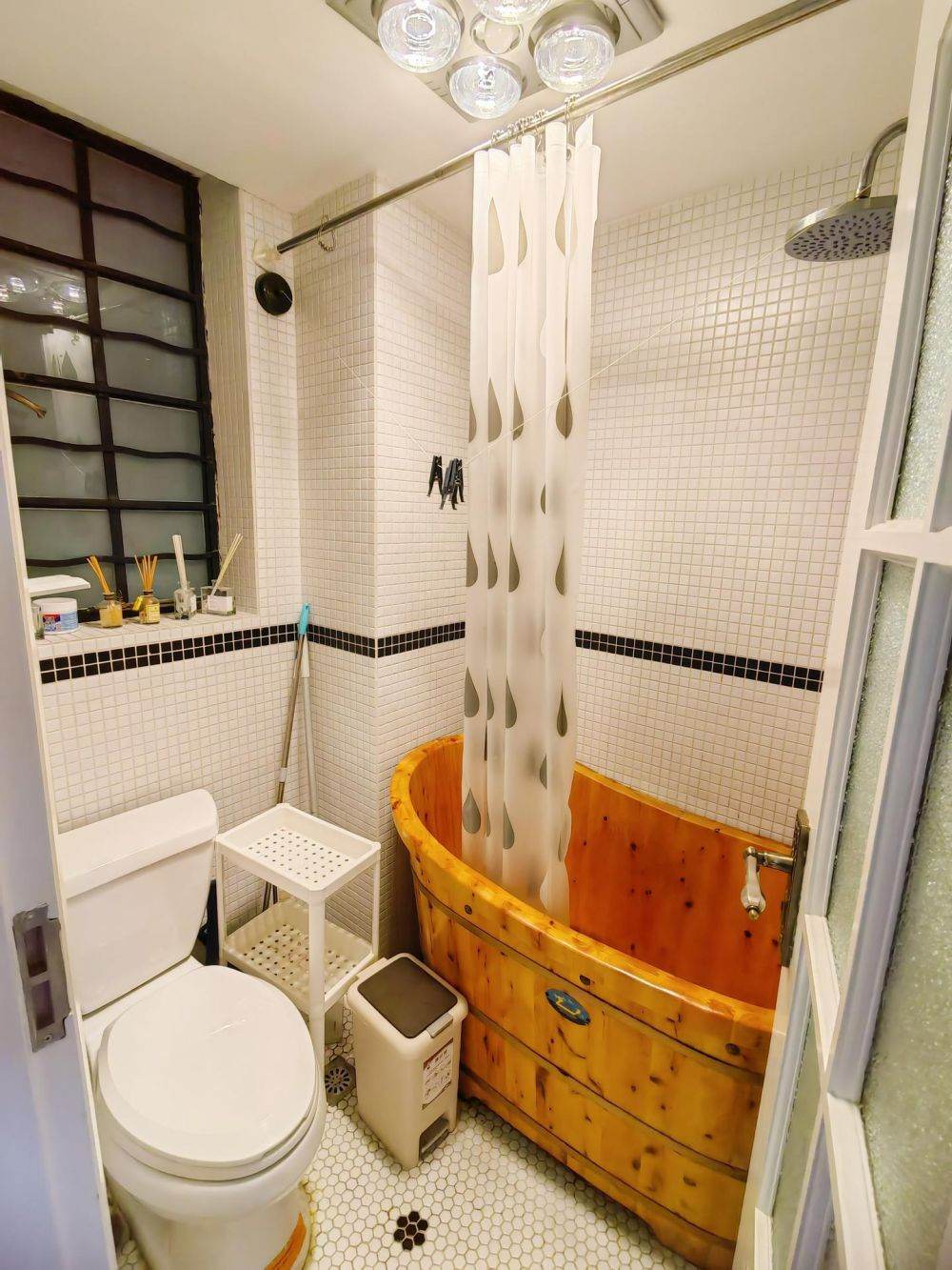 Housing image — Bathroom