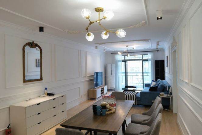3BR Apartment in Xintiandi with Floor-to-Ceiling Windows (L8/L9)