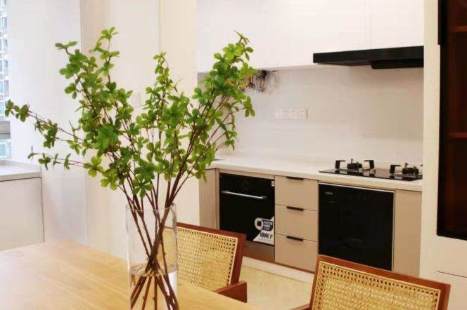 3BR Apartment near People's Square (L1/L2/L8)