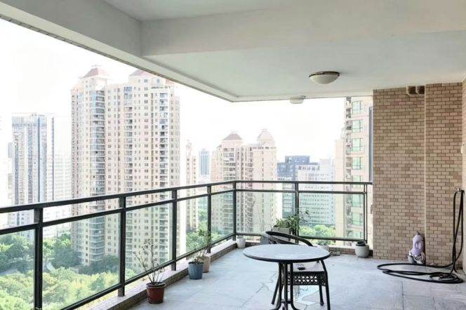 4BR Apartment in Gubei