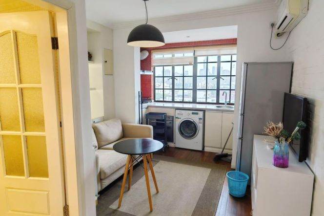 1BR Apartment in Old Xuhui (L1/L10)