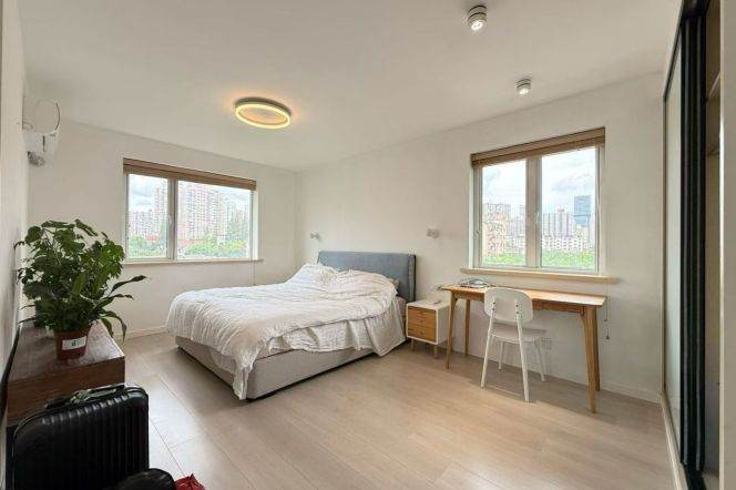 2BR Apartment in Jing'an (L7)