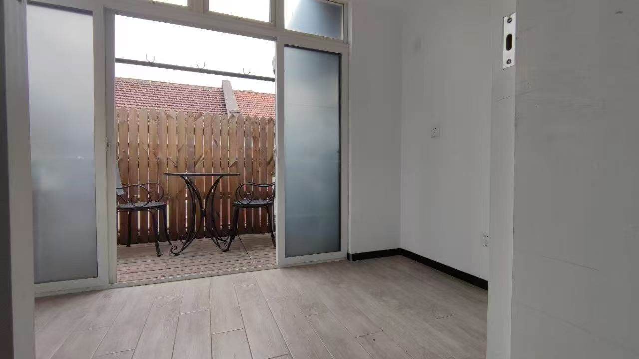Housing image — Balcony