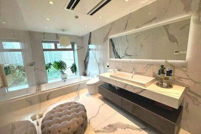 High-Floor Spacious 2BR Apartment near Shangcheng Rd Metro