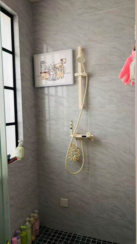 Housing image — Bathroom