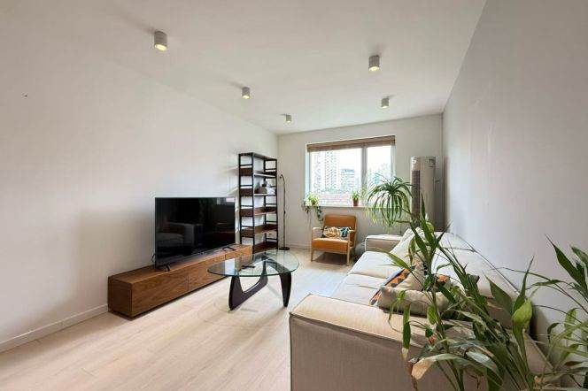 2BR Apartment in Jing'an (L7)