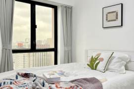 High-Floor 3BR Shared Apartment near Hanzhong Rd Metro (L1/L3/L4/L12/L13)