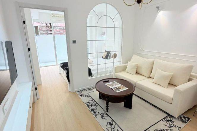 1BR Apartment near Shanghai Jiao Tong University with Terrace (L10/L11)