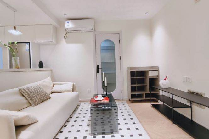 High-Floor 1BR Apartment near Shanghai Stadium Metro (L4)