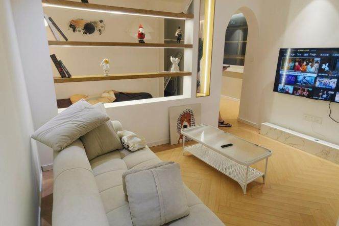 1BR Apartment in Jing'an (L2/L7/L14)