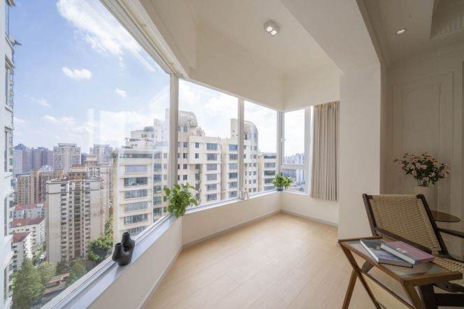 High-Floor 2BR Apartment in Xujiahui with Floor-to-Ceiling Windows (L1/L9/L11)