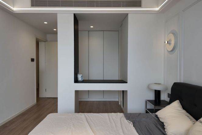 High-Floor 1BR Apartment at Gaorong Unit
