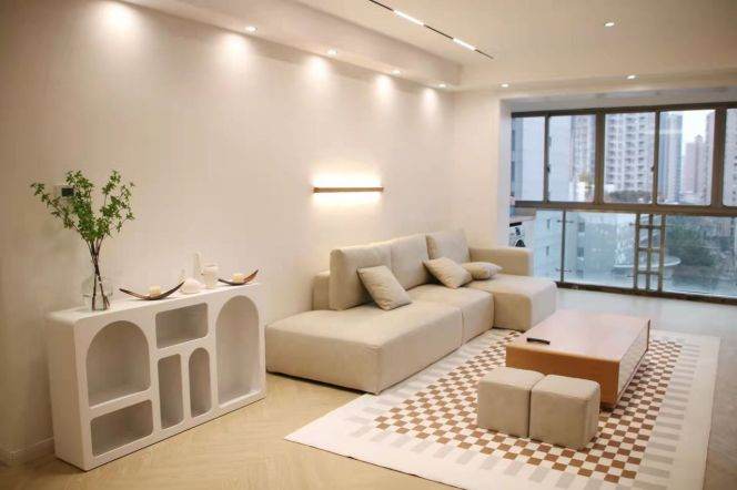 3BR Apartment near People's Square (L1/L2/L8)