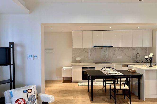 High-Floor 3BR Apartment near Jing'an Temple with Outstanding View (L2/L7/L14)