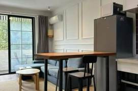 1BR Apartment near Jiangsu Rd Metro (L2/L11)