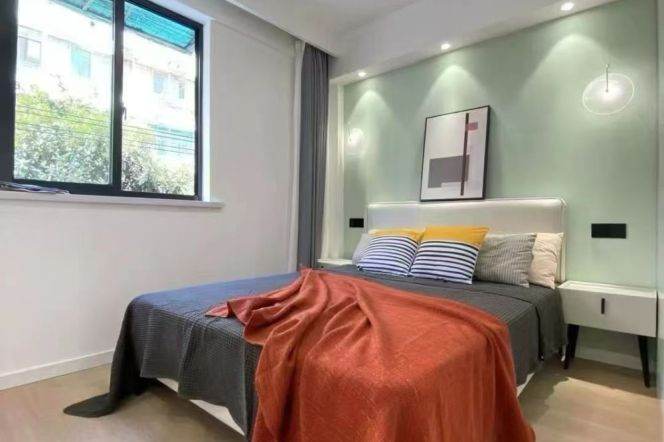 1BR Apartment in Jing'an (L7)